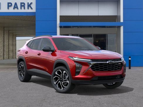 New 2026 Chevrolet Trax RS w/ Driver Confidence Package FWD image 7