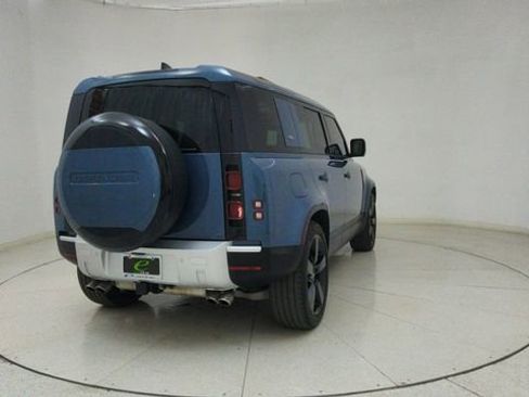 Used 2024 Land Rover Defender 110 SE image 73