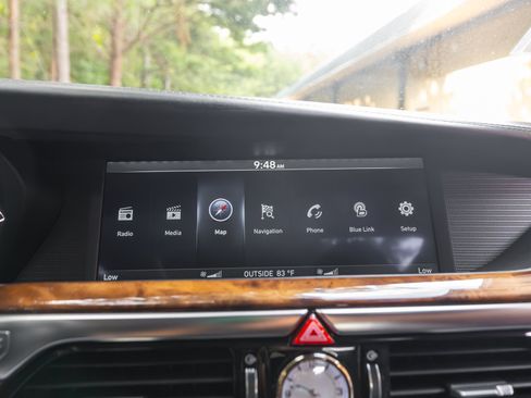 Used 2017 Genesis G90 5.0 Ultimate AWD/4WD image 12
