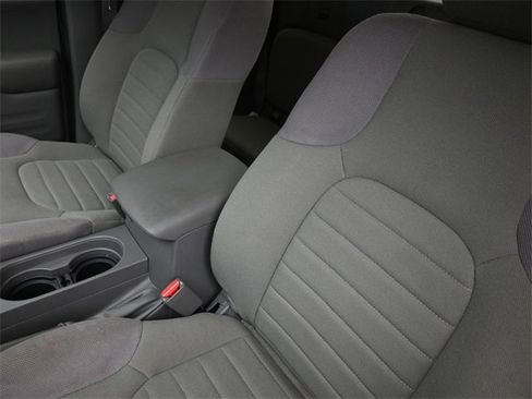 Used 2019 Nissan Frontier S image 18