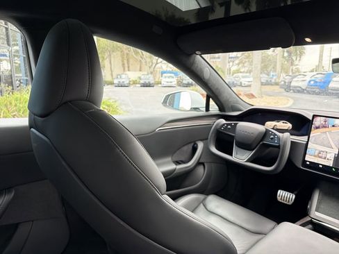 Used 2022 Tesla Model S image 17