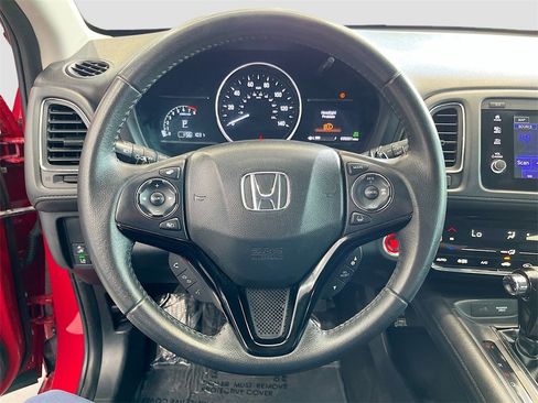 Used 2020 Honda HR-V Touring image 11
