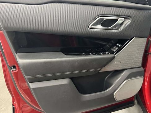 Used 2020 Land Rover Range Rover Velar R-Dynamic S AWD/4WD image 31