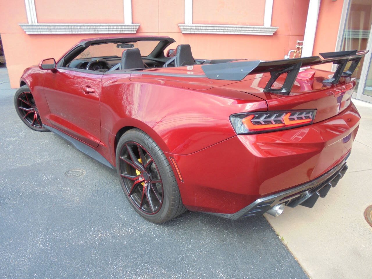Used 2017 Chevrolet Camaro LT RWD image 23