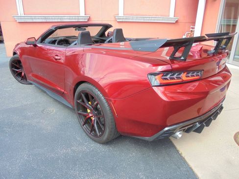 Used 2017 Chevrolet Camaro LT RWD image 23