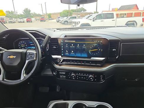 Used 2025 Chevrolet Silverado 2500 LT AWD/4WD image 10