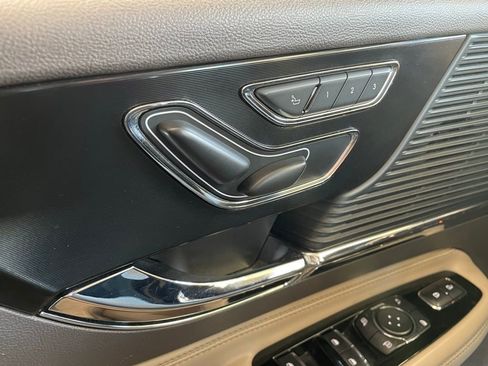 Used 2021 Lincoln Corsair AWD w/ Premium Package image 25