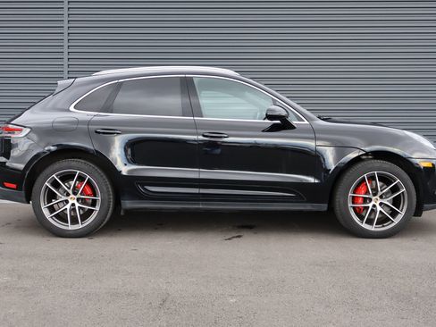 Certified 2023 Porsche Macan S image 9