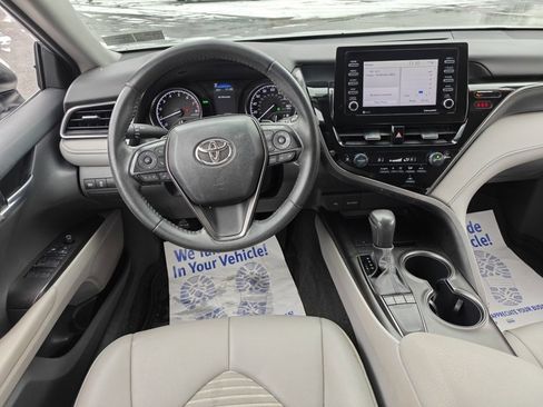 Used 2023 Toyota Camry SE image 18
