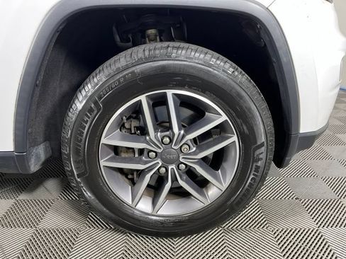 Used 2021 Jeep Grand Cherokee Limited AWD/4WD image 9