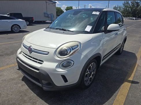 Used 2014 FIAT 500L Trekking w/ Popular Equipment Group FWD image 1