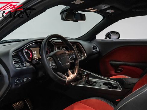 Used 2016 Dodge Challenger SRT Hellcat image 39