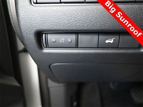 Used 2023 Nissan Rogue SL w/ SL Premium Package image 22