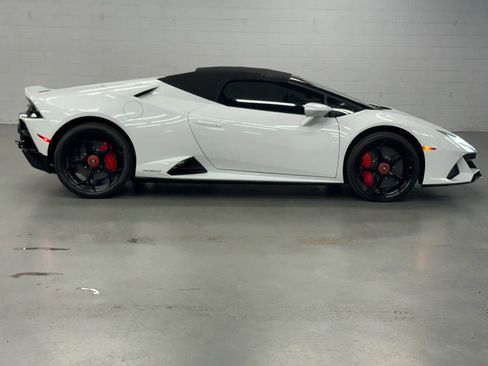 Used 2020 Lamborghini Huracan EVO image 24