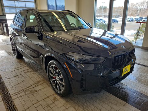 Used 2025 BMW X5 M60i image 3