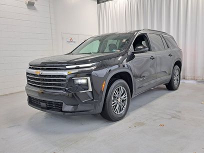 Used 2025 Chevrolet Traverse LT