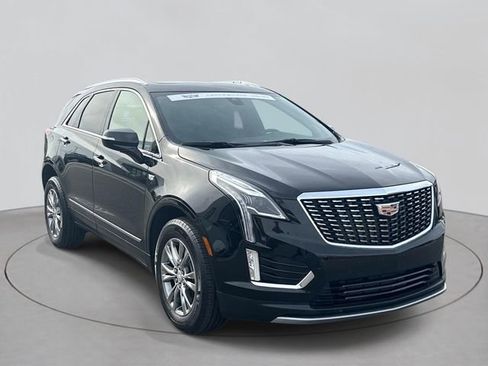 Certified 2023 Cadillac XT5 Premium Luxury AWD/4WD image 3