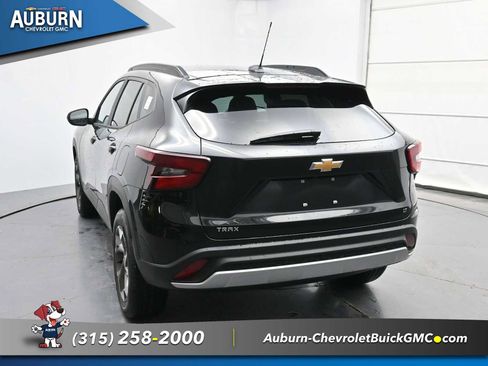 New 2026 Chevrolet Trax LT image 11