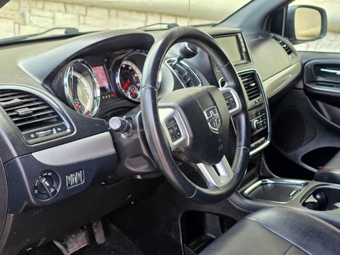 Used 2016 Dodge Grand Caravan R/T image 8