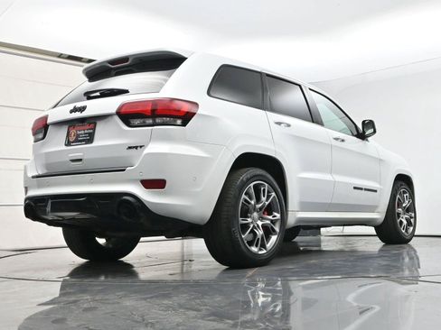 Used 2018 Jeep Grand Cherokee SRT w/ Trailer Tow Group IV AWD/4WD image 33