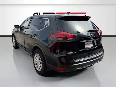 Used 2019 Nissan Rogue S image 5