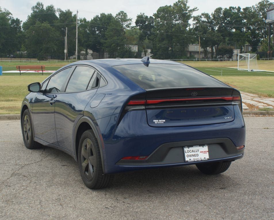 Used 2023 Toyota Prius LE FWD image 15