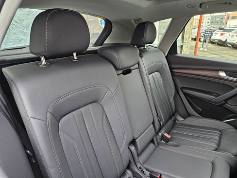 Used 2021 Audi Q5 2.0T Premium image 13