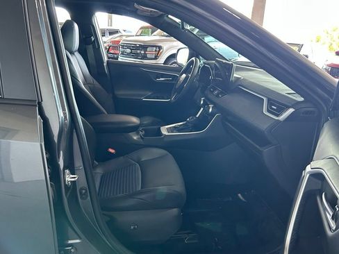 Used 2025 Toyota RAV4 XSE AWD/4WD image 35
