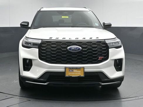 Certified 2025 Ford Explorer ST AWD/4WD image 2