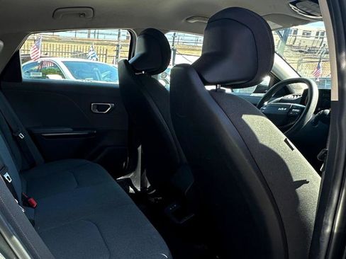 Used 2025 Kia K4 FWD image 25