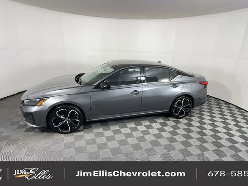 Used 2023 Nissan Altima 2.5 SR image 4