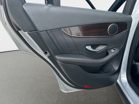 Used 2022 Mercedes-Benz GLC 300 image 11