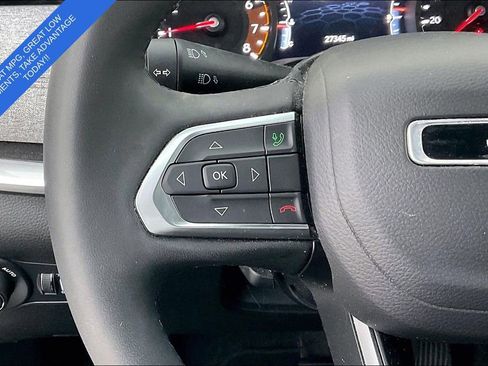 Used 2024 Jeep Compass Latitude image 27