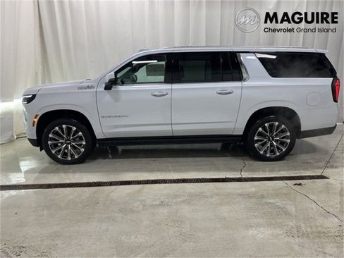 New 2026 Chevrolet Suburban High Country image 24