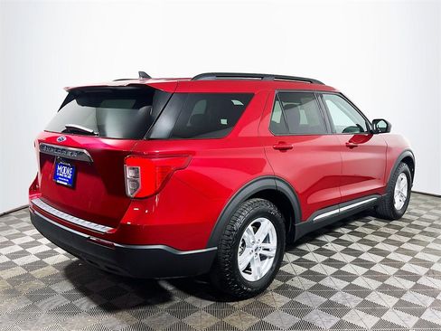 Used 2022 Ford Explorer XLT image 8