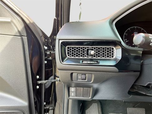 Used 2024 Honda Civic EX image 10