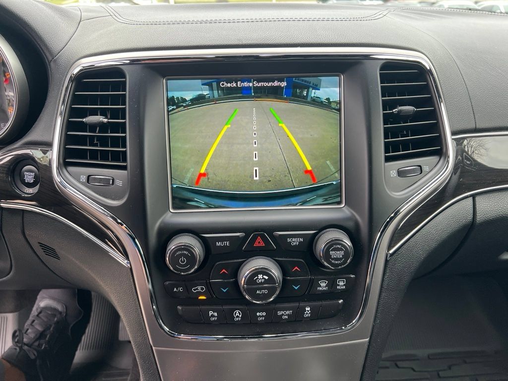 Used 2018 Jeep Grand Cherokee Overland AWD/4WD image 9