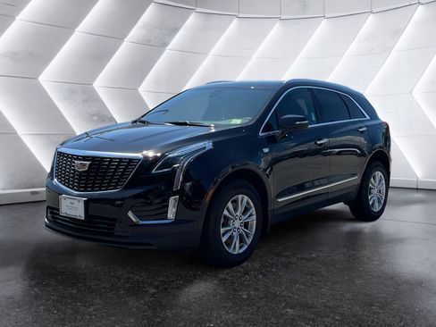 New 2026 Cadillac XT5 Luxury w/ LPO, Floor Liner Package AWD/4WD image 2