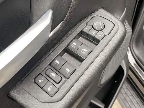 New 2026 RAM 1500 4x4 Crew Cab image 18