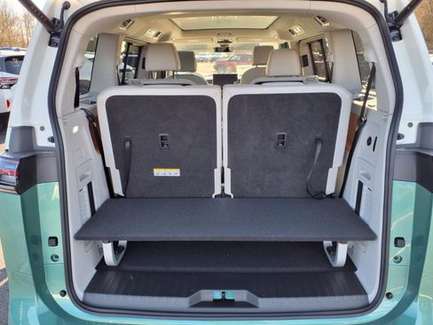 New 2025 Volkswagen ID. Buzz 1st Edition image 10