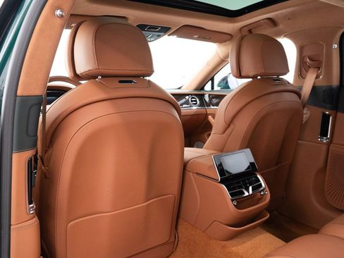 Used 2025 Bentley Flying Spur Plug-In Hybrid AWD/4WD image 23