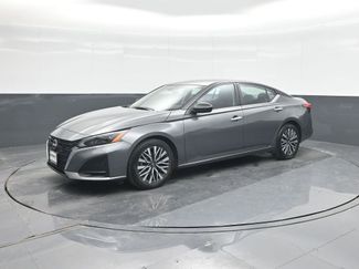 Used 2025 Nissan Altima 2.5 SV video 1