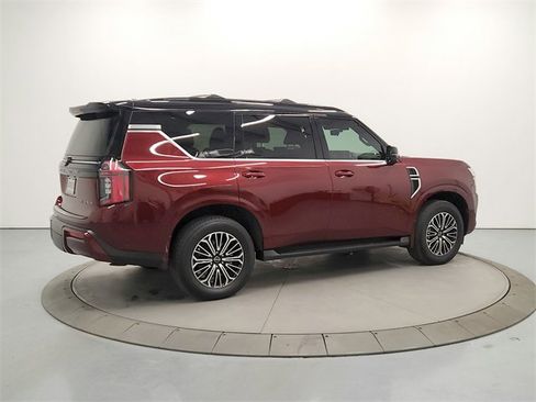 Used 2025 Nissan Armada Platinum image 7