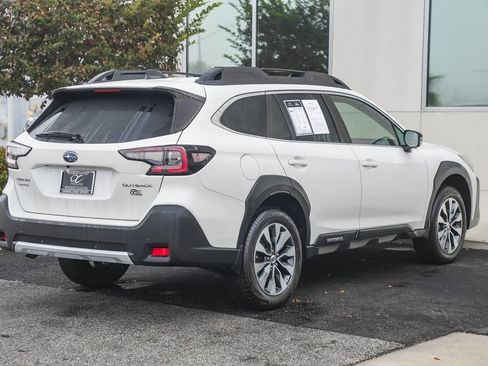 Used 2023 Subaru Outback Limited image 6