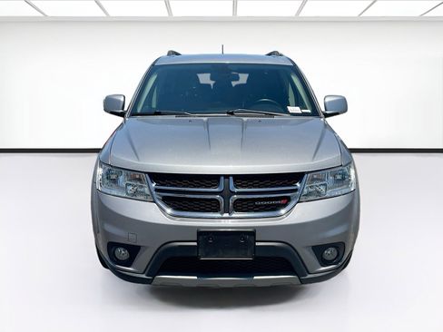 Used 2019 Dodge Journey SE w/ Premium Group FWD image 2