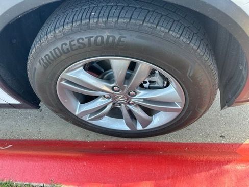Used 2025 Acura MDX FWD image 2