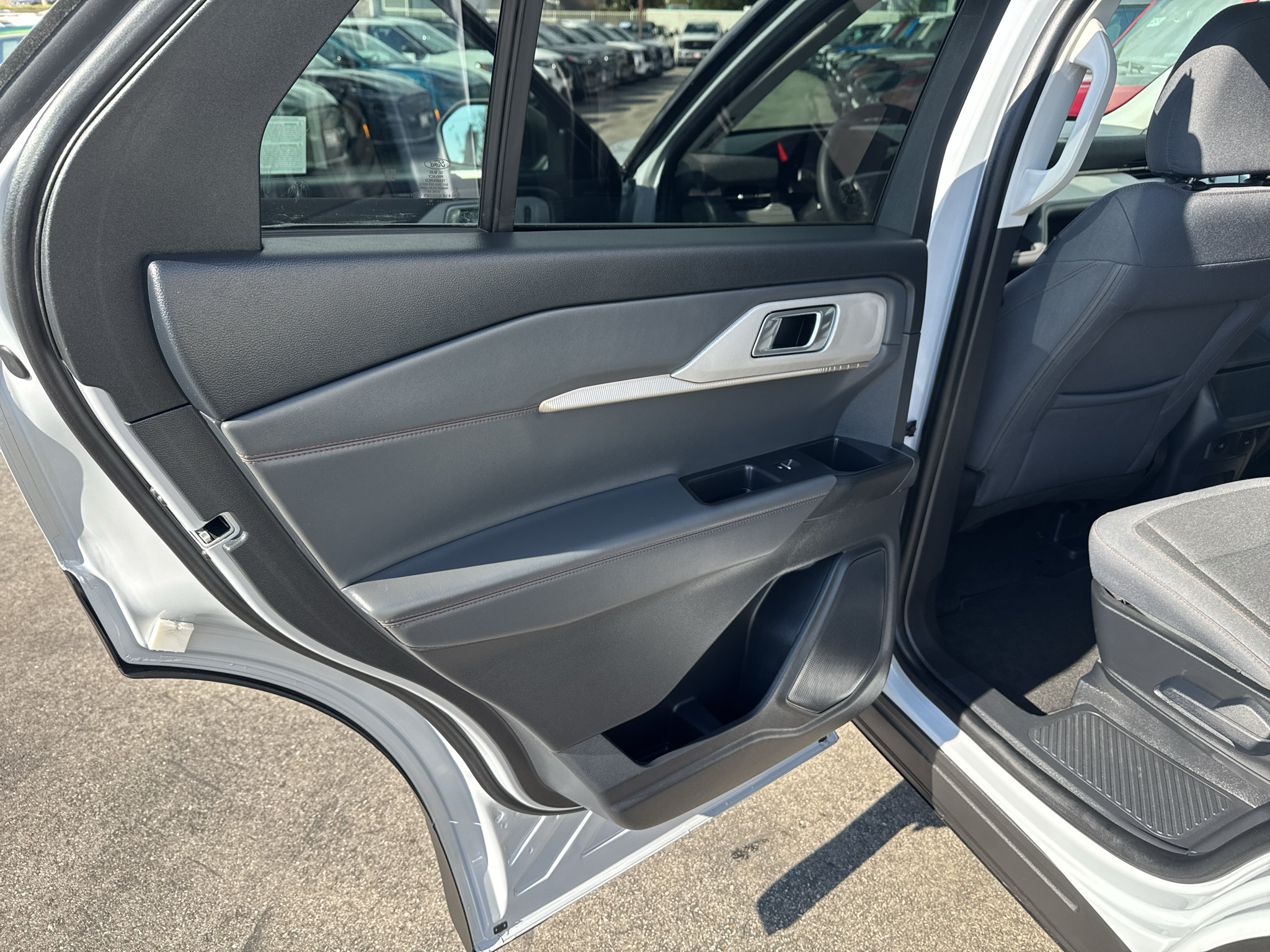 Used 2026 Ford Explorer Active RWD image 15