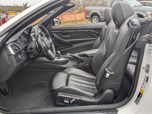 Used 2016 BMW M4 Convertible image 18