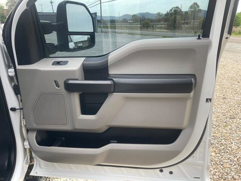 Used 2020 Ford F250 XL w/ STX Appearance Package AWD/4WD image 18
