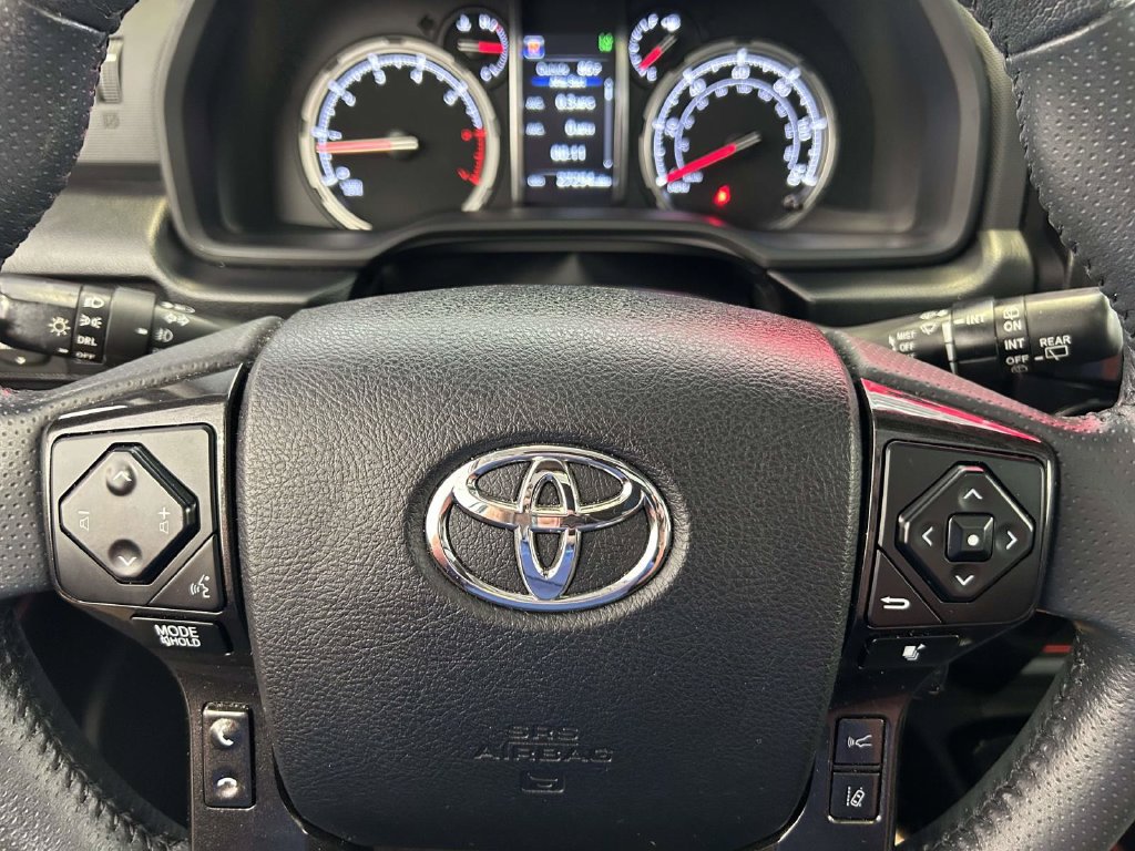 Used 2021 Toyota 4Runner Venture w/ Moonroof Package AWD/4WD image 28